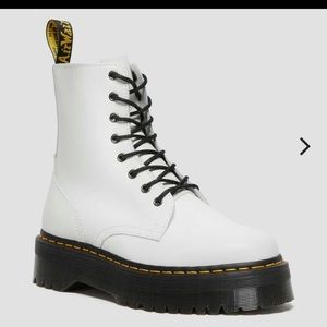 Doc Marten white jadon
